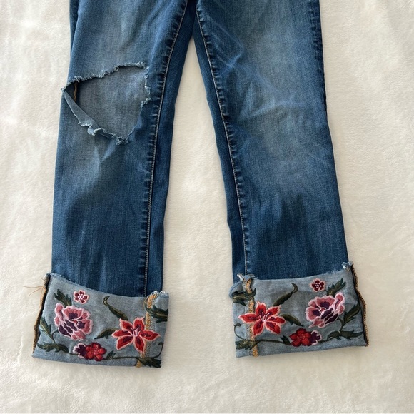DRIFTWOOD Collete Embroidered Class Fit Jeans - Picture 10 of 14